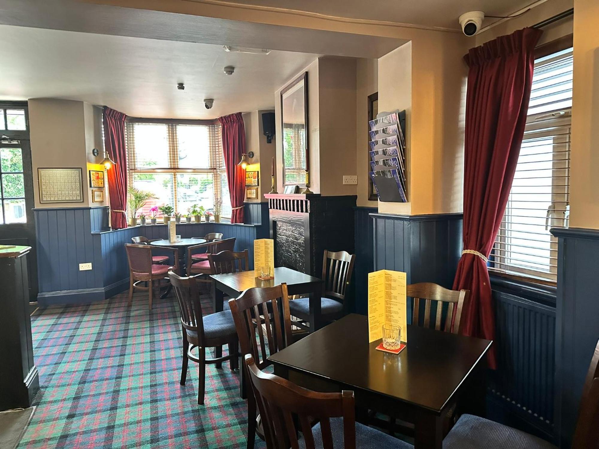 Hotel The Pub & With Onsite Free Parking 2 Minutes From Legoland Windsor