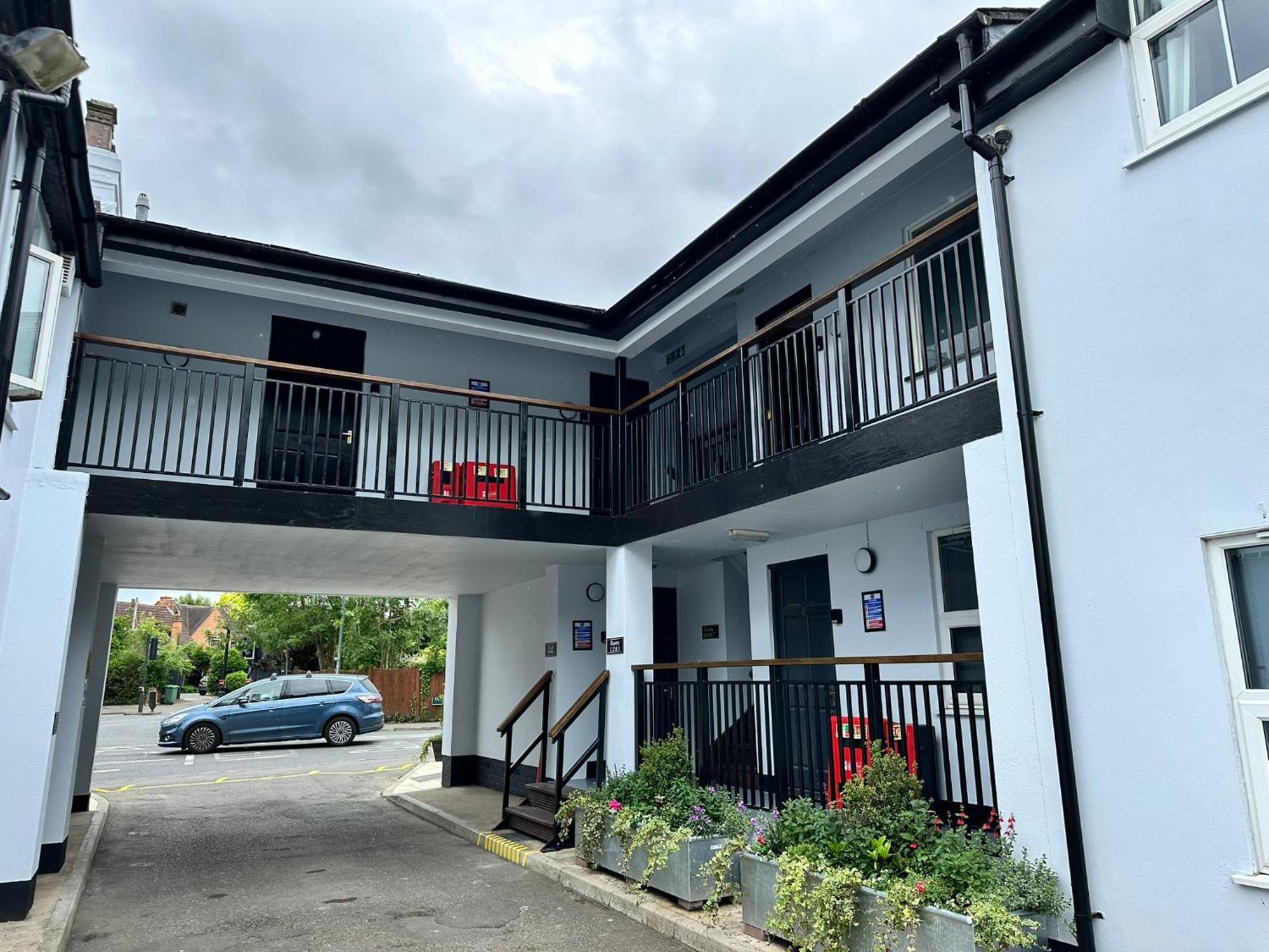 The Pub & With Onsite Free Parking 2 Minutes From Legoland 3*