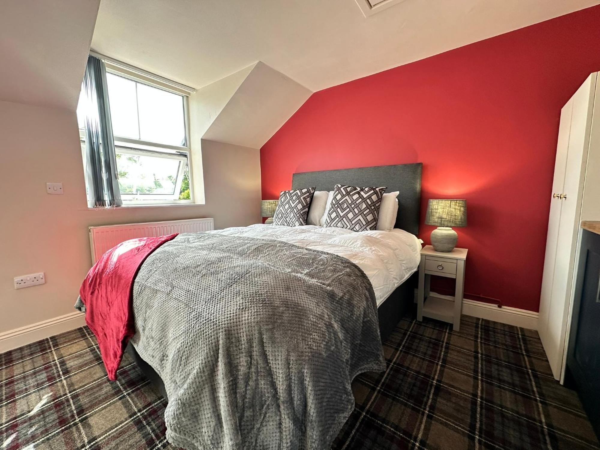 Hotel The Pub & With Onsite Free Parking 2 Minutes From Legoland Windsor