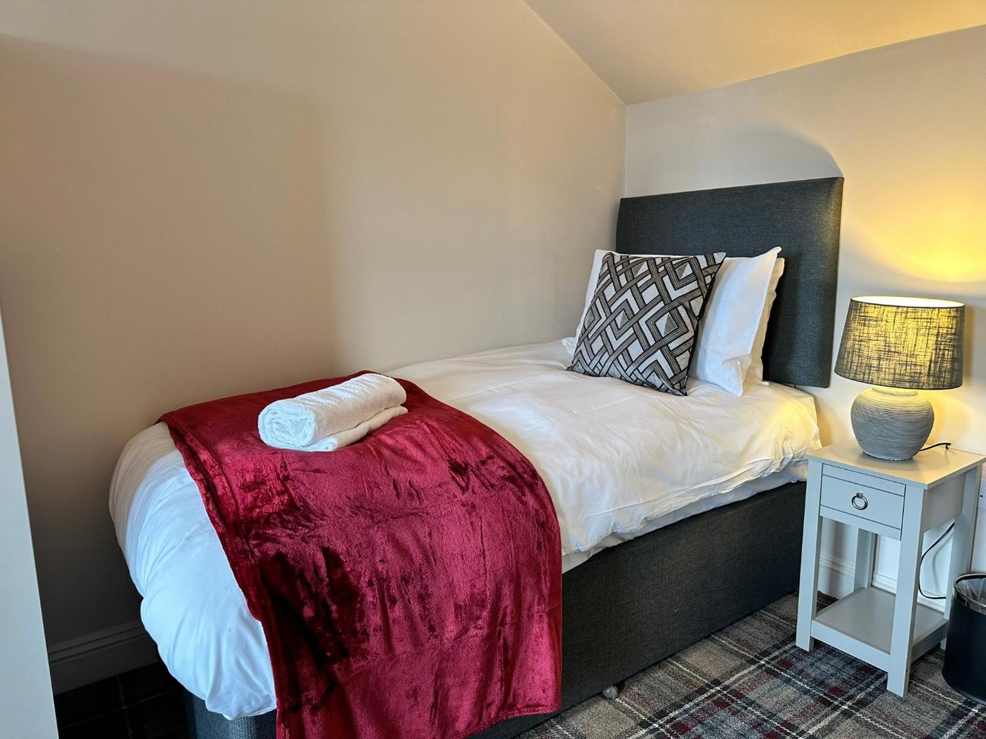 Hotel The Pub & With Onsite Free Parking 2 Minutes From Legoland