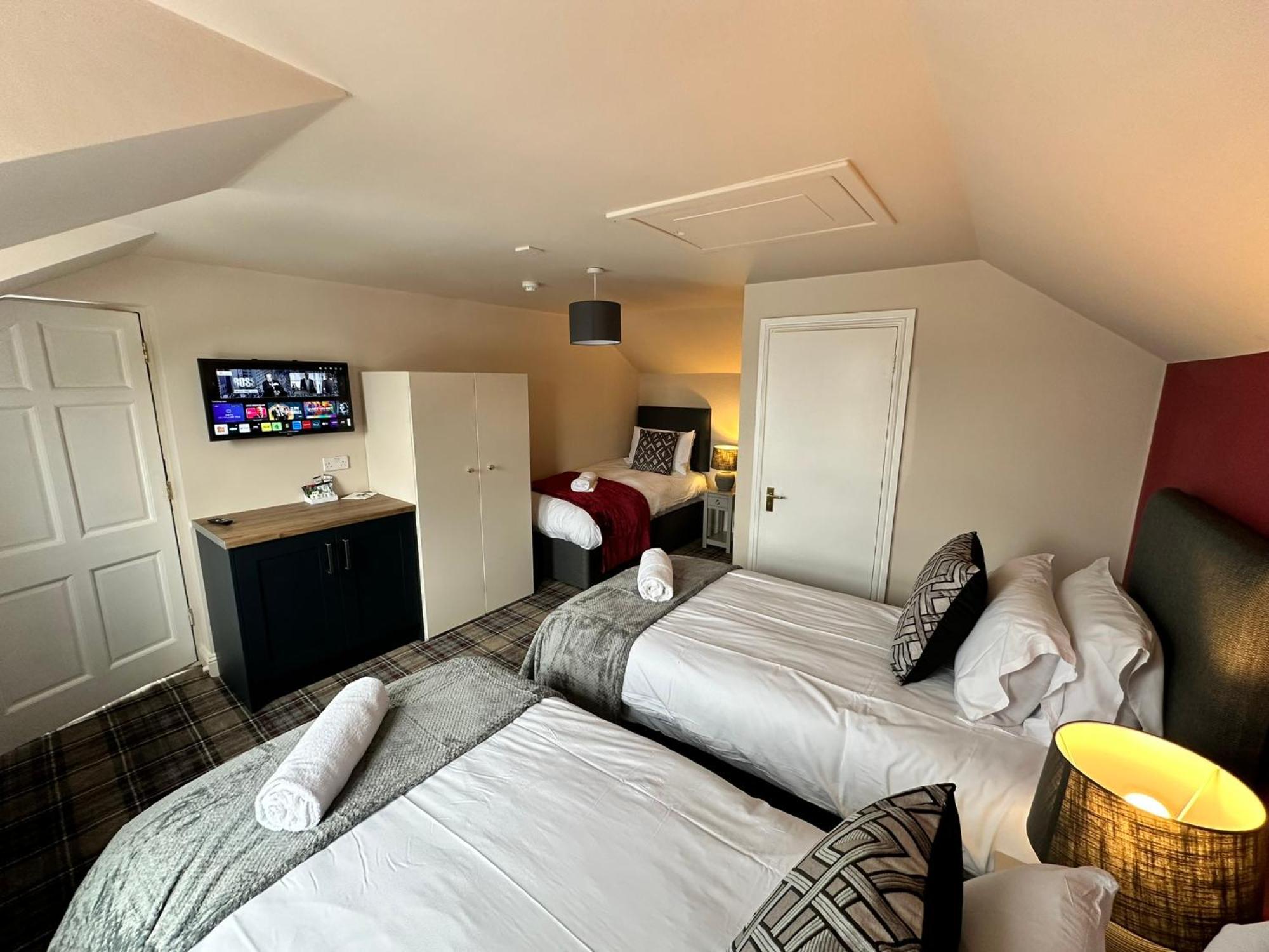 Hotel The Pub & With Onsite Free Parking 2 Minutes From Legoland Windsor