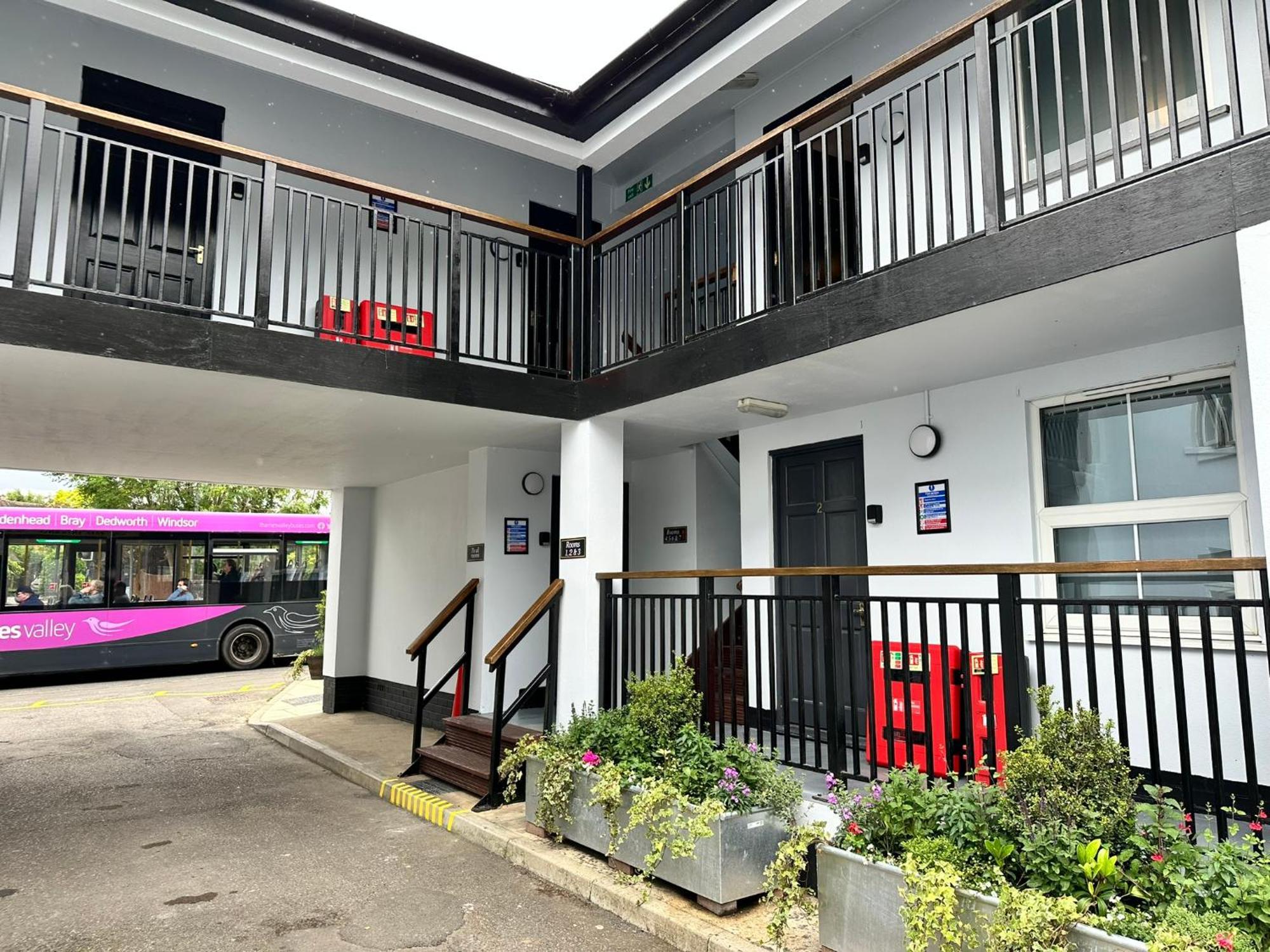 The Pub & With Onsite Free Parking 2 Minutes From Legoland 3*