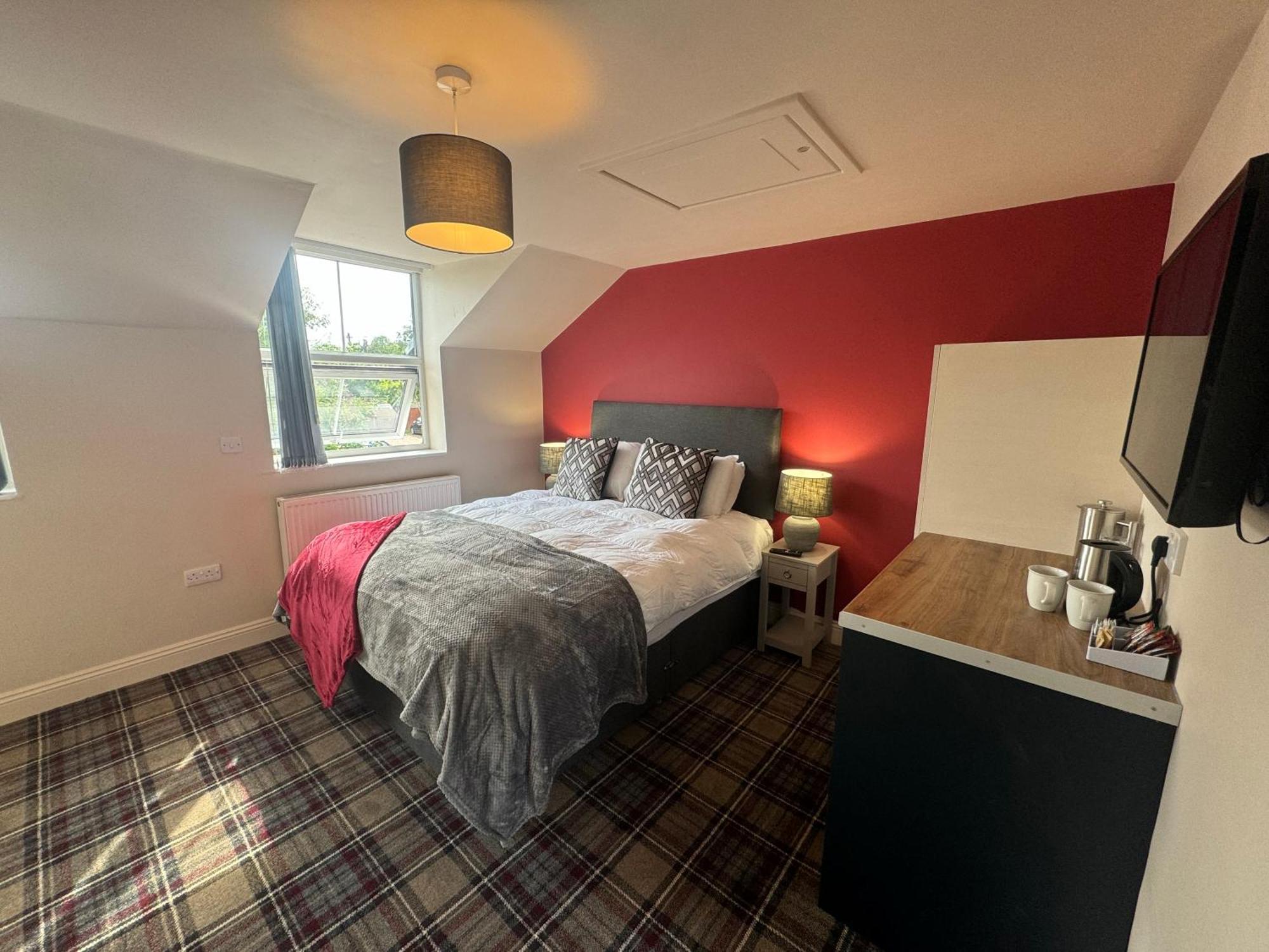 The Pub & With Onsite Free Parking 2 Minutes From Legoland 3*